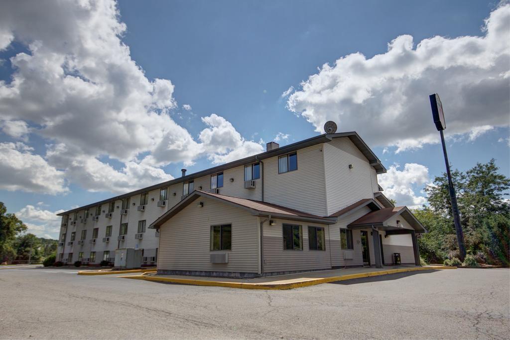 Super 8 By Wyndham Zanesville Exterior foto